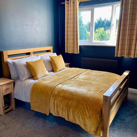 Large 5 Bed Detached House Near Stansted Airport With Parking For 2 Vehicles! Stansted Stays Stansted Mountfitchet Exterior foto