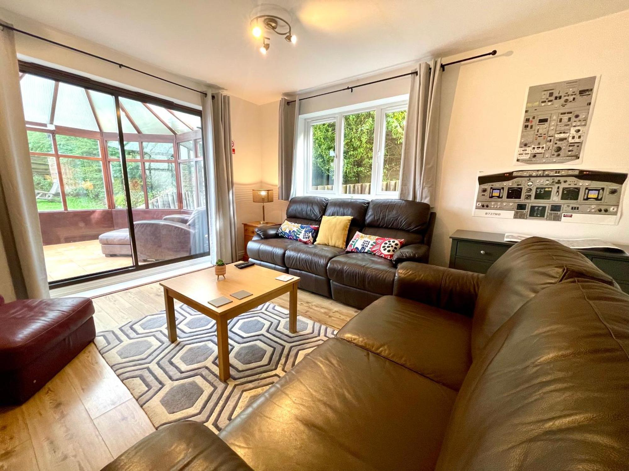 Large 5 Bed Detached House Near Stansted Airport With Parking For 2 Vehicles! Stansted Stays Stansted Mountfitchet Exterior foto