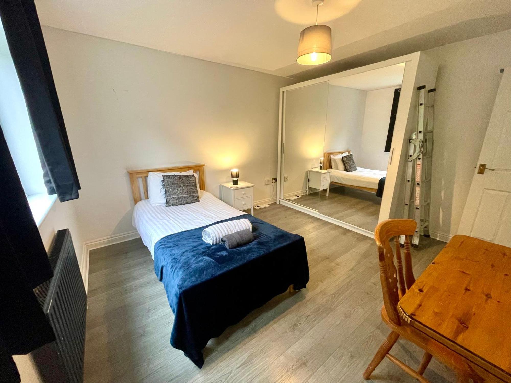 Large 5 Bed Detached House Near Stansted Airport With Parking For 2 Vehicles! Stansted Stays Stansted Mountfitchet Exterior foto